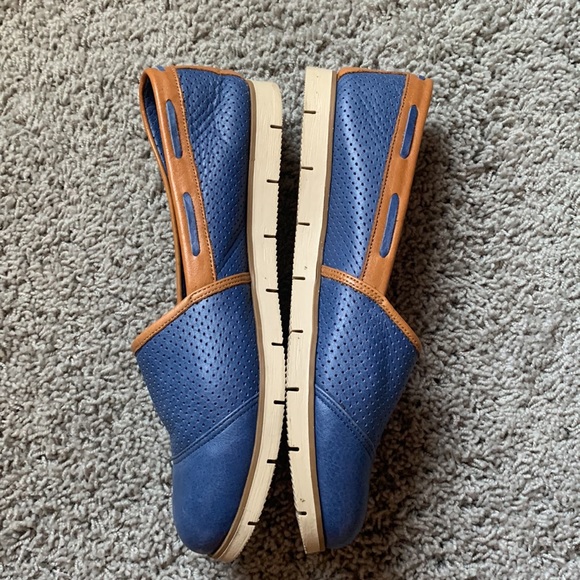 La Pinta Leather Slip Ons - Picture 5 of 13